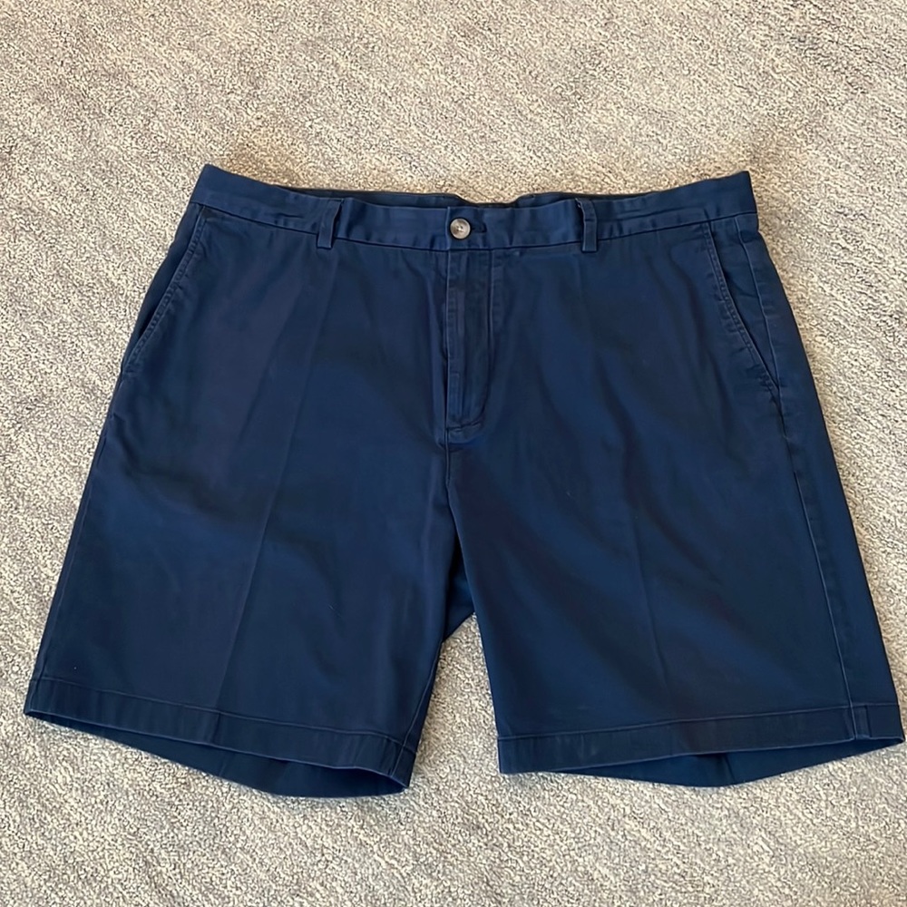 Mens Blue Vineyard Vine shorts - size 40